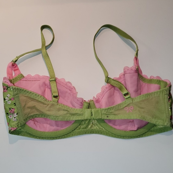 Victoria Secret Bra 34C - Picture 2 of 3